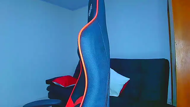 Snapshot of Rousse_violett chatting on 16, 12, 2025 Rousse violett online show from 16, 12, 2025