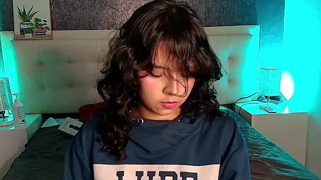 Snapshot of gabriela_cortez chatting on 21, 2, 2025 gabriela cortez online show from 21, 2, 2025