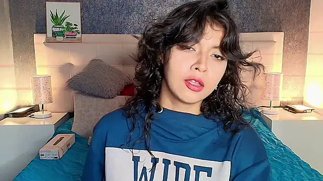 Snapshot of gabriela_cortez chatting on 25, 2, 2025 gabriela cortez online show from 25, 2, 2025