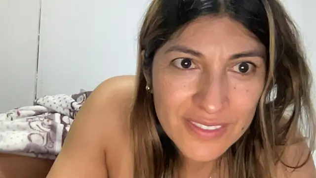 LunaBeya online show from 22, 10, 2025