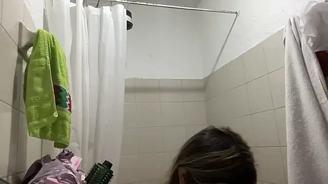 LunaBeya online show from 7, 3, 2026