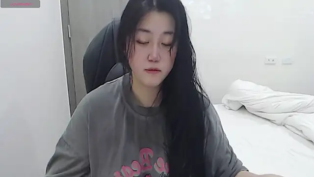 minnie9009 online show from 28, 2, 2025