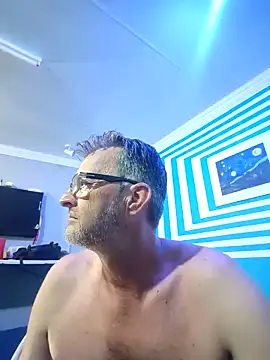 itsmeyes69 online show from 30, 1, 2025