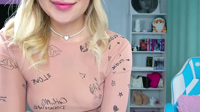 Snapshot of Mercedes_Robinson chatting on 3, 12, 2025 Mercedes Robinson online show from 3, 12, 2025