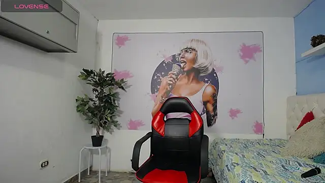 Snapshot of Maylin_horny19 chatting on 17, 4, 2026 Maylin horny19 online show from 17, 4, 2026