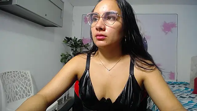 Snapshot of Maylin_horny19 chatting on 27, 4, 2026 Maylin horny19 online show from 27, 4, 2026