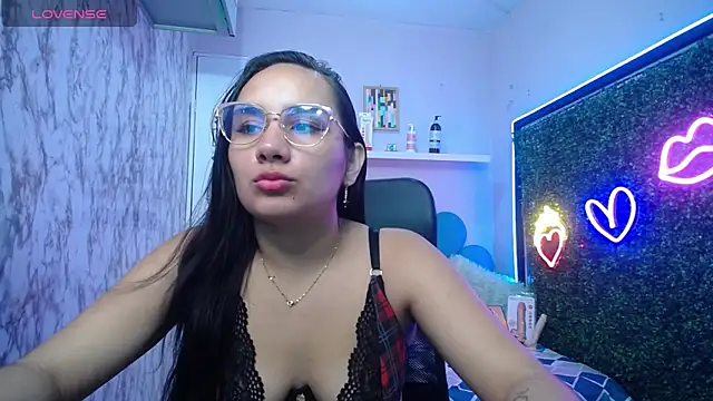 Snapshot of Maylin_horny19 chatting on 3, 5, 2026 Maylin horny19 online show from 3, 5, 2026