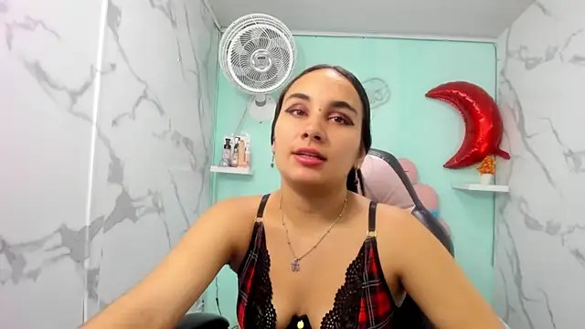 Snapshot of Maylin_horny19 chatting on 29, 5, 2026 Maylin horny19 online show from 29, 5, 2026