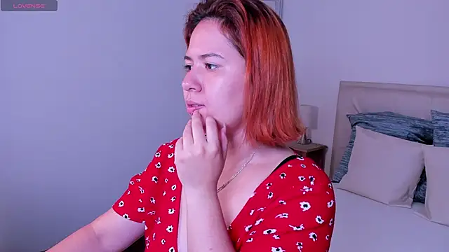 Snapshot of zoes_milee chatting on 7, 2, 2025 zoes milee online show from 7, 2, 2025