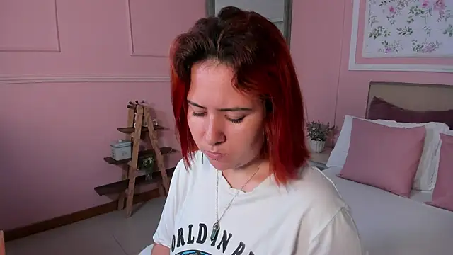 Snapshot of zoes_milee chatting on 26, 2, 2025 zoes milee online show from 26, 2, 2025