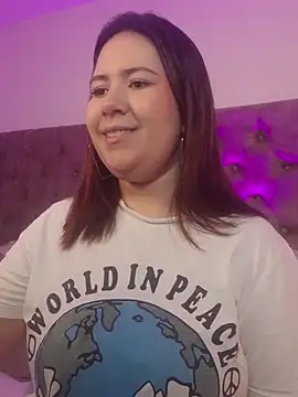 Snapshot of zoes_milee chatting on 10, 10, 2025 zoes milee online show from 10, 10, 2025