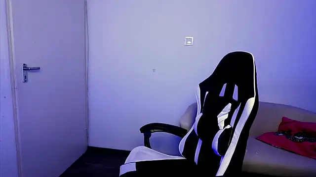 ShyHotNerd online show from 10, 11, 2025