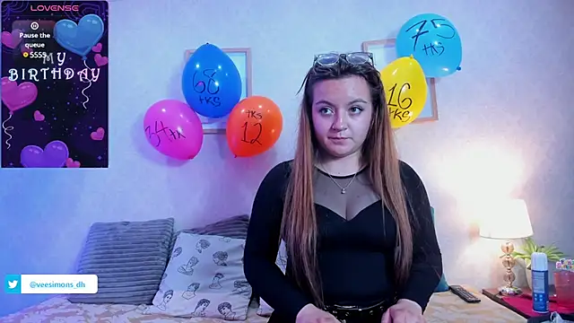 Snapshot of Veronica_simons chatting on 10, 3, 2025 Veronica simons online show from 10, 3, 2025