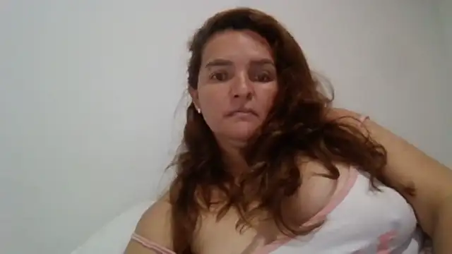 Snapshot of squirtlatinx chatting on 18, 4, 2026 squirtlatinx online show from 18, 4, 2026
