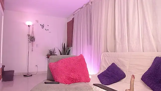 Snapshot of Katalina_Rosee chatting on 26, 1, 2025 Katalina Rosee online show from 26, 1, 2025