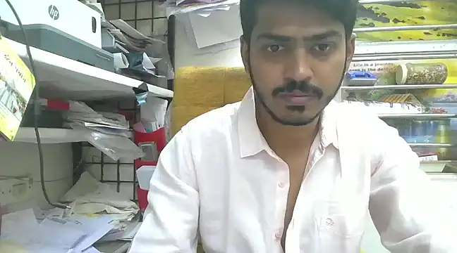 cute modell online show from 1, 2, 2025