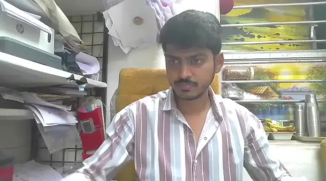 cute modell online show from 8, 3, 2025