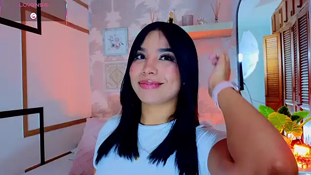 Snapshot of CharlotteGraay chatting on 8, 7, 2026 CharlotteGraay online show from 8, 7, 2026