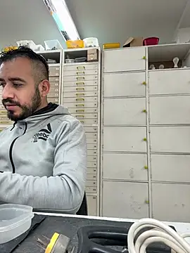 Snapshot of leonardohot1987 chatting on 7, 3, 2025 leonardohot1987 online show from 7, 3, 2025