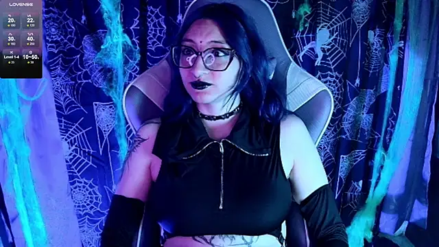 Kimlennox  online show from 30, 10, 2025