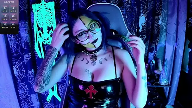 Kimlennox  online show from 15, 11, 2025