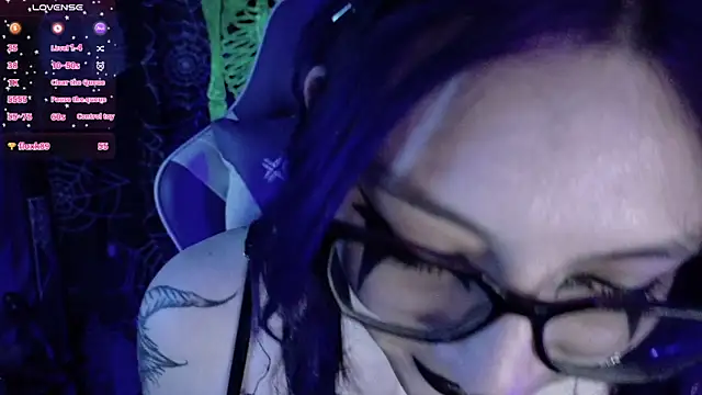 Kimlennox  online show from 6, 4, 2026