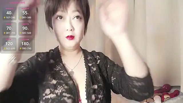 Hey-Cute online show from 19, 2, 2025