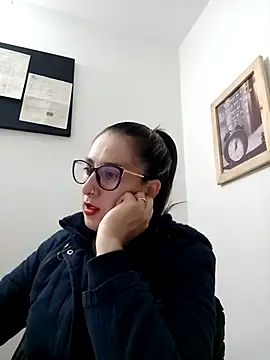 CHARLOTTE 1711 online show from 4, 3, 2025