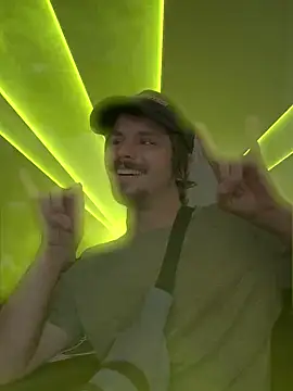 Snapshot of skibidibomba chatting on 11, 2, 2025 skibidibomba online show from 11, 2, 2025