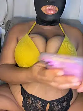 Snapshot of Lilymoonshow chatting on 25, 5, 2026 Lilymoonshow online show from 25, 5, 2026