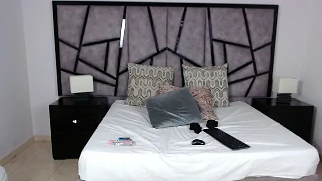 ilitzy cardona online show from 12, 3, 2025