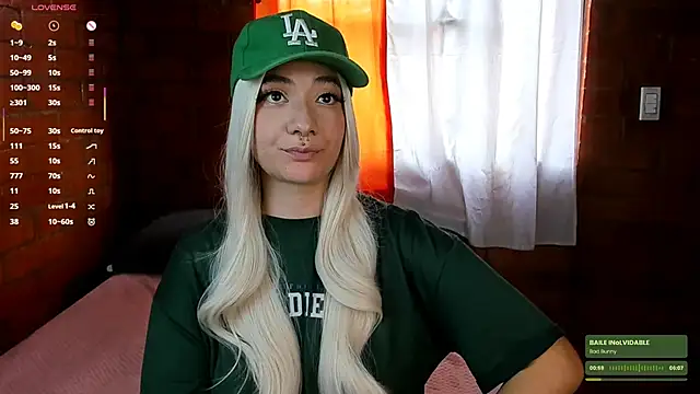 Snapshot of Annycolin_ chatting on 24, 1, 2025 Annycolin online show from 24, 1, 2025