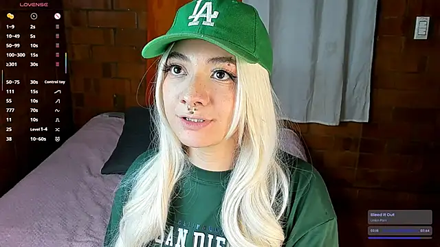 Snapshot of Annycolin_ chatting on 24, 1, 2025 Annycolin online show from 24, 1, 2025