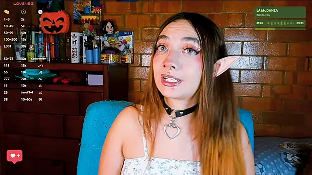 Snapshot of Annycolin_ chatting on 22, 10, 2025 Annycolin online show from 22, 10, 2025