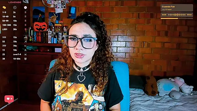 Snapshot of Annycolin_ chatting on 12, 11, 2025 Annycolin online show from 12, 11, 2025