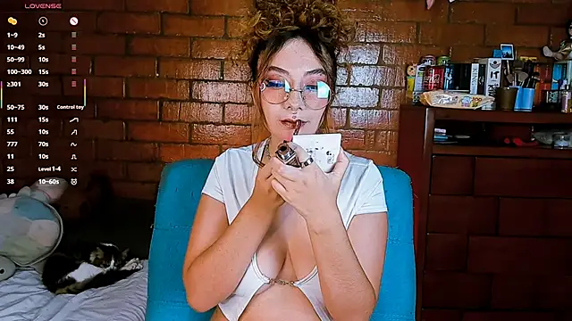 Annycolin  online show from 7, 5, 2026