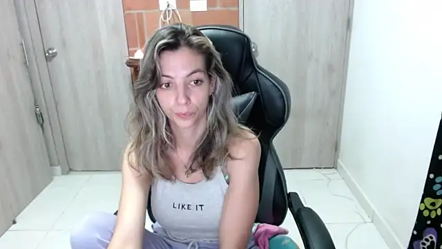 Princezzlove3 online show from 4, 2, 2025