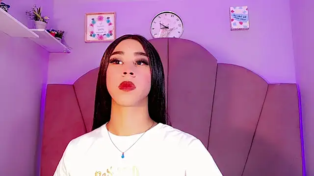 Vanessapintoo online show from 13, 2, 2025