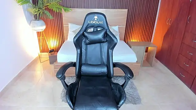 lilly ass  online show from 4, 2, 2025