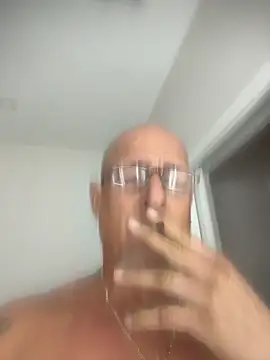 Snapshot of carlospingalinda chatting on 8, 10, 2025 carlospingalinda online show from 8, 10, 2025