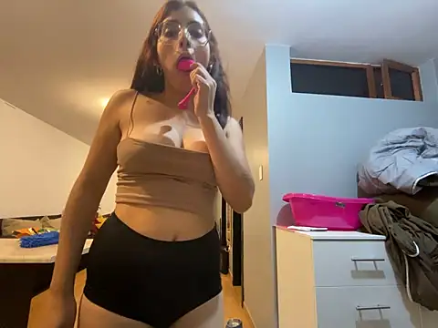 Snapshot of MartinaSooler chatting on 7, 2, 2025 MartinaSooler online show from 7, 2, 2025