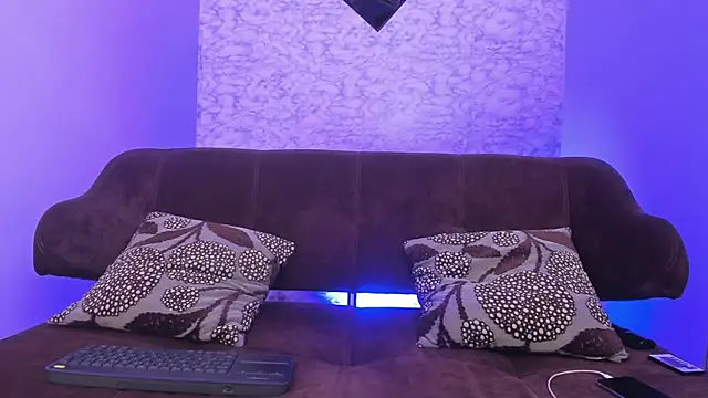 Thomass conor online show from 25, 2, 2025