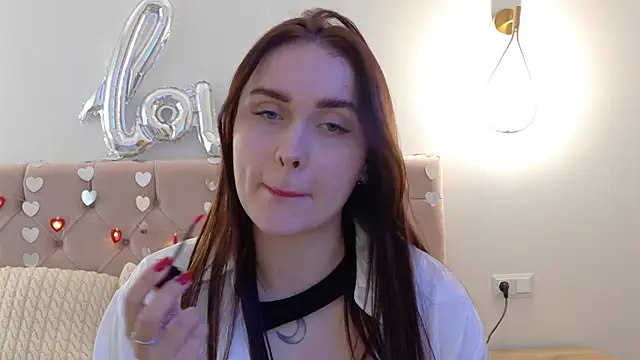 Snapshot of Lilliana_Moon chatting on 17, 2, 2025 Lilliana Moon online show from 17, 2, 2025