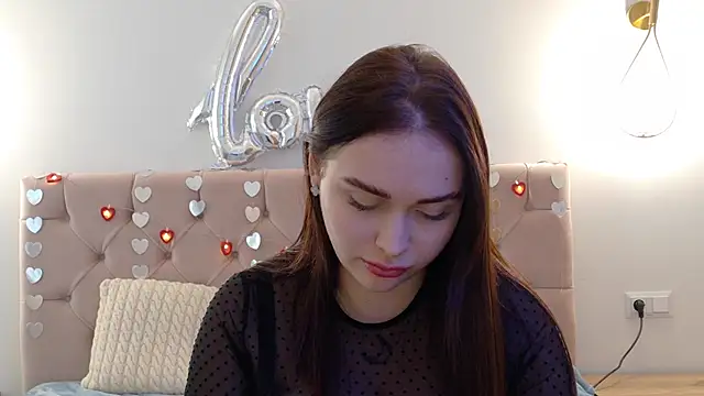 Snapshot of Lilliana_Moon chatting on 19, 2, 2025 Lilliana Moon online show from 19, 2, 2025