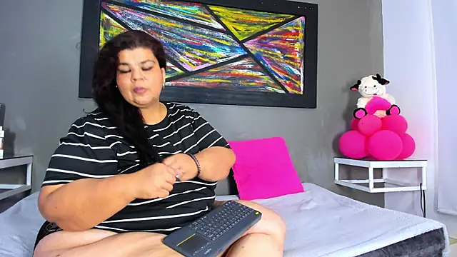 Charlotte curvy  online show from 18, 2, 2026