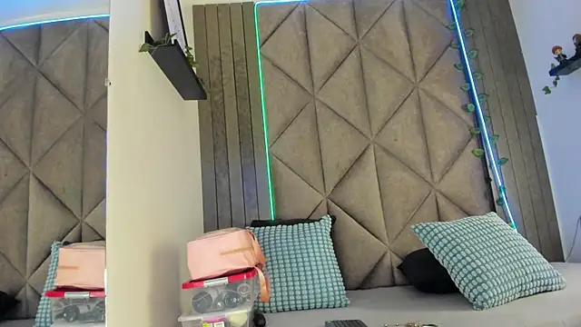 SabrinaSpell  online show from 19, 12, 2025