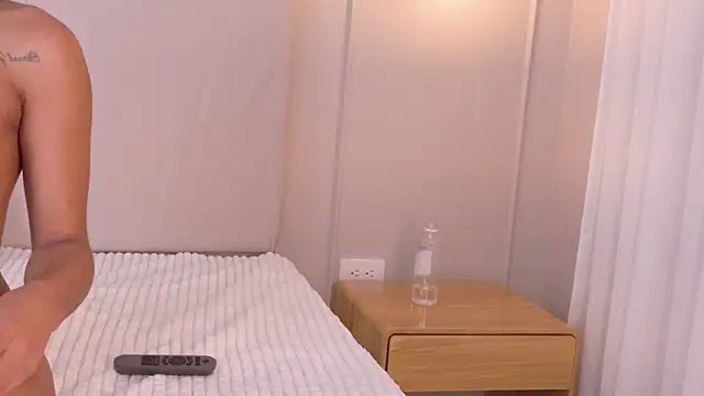 Snapshot of IsabellaPorcella chatting on 19, 1, 2025 IsabellaPorcella online show from 19, 1, 2025