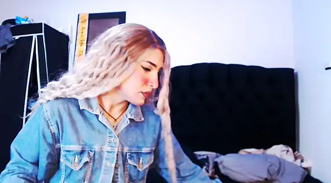 Georgina Giio online show from 6, 3, 2025