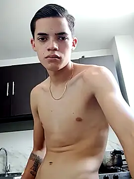 Snapshot of Latinos_2001 chatting on 19, 1, 2025 Latinos 2001 online show from 19, 1, 2025