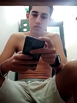 Snapshot of Latinos_2001 chatting on 22, 1, 2025 Latinos 2001 online show from 22, 1, 2025